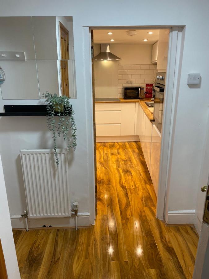 Garden Flat Torquay Just 2 Mins Walk From The Harbour Apartamento Exterior foto
