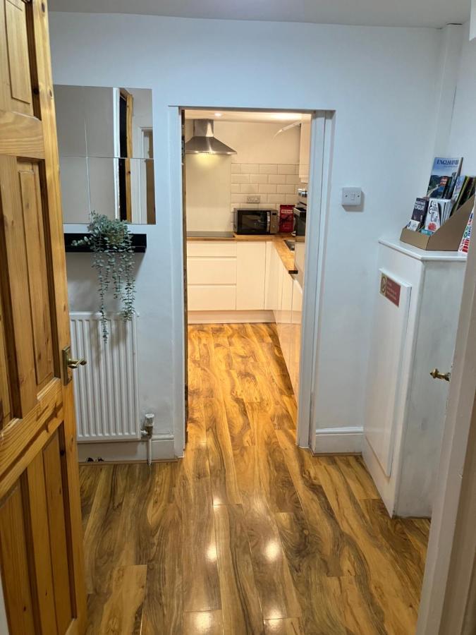 Garden Flat Torquay Just 2 Mins Walk From The Harbour Apartamento Exterior foto